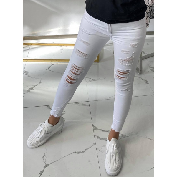 Bílé džíny s děrováním 