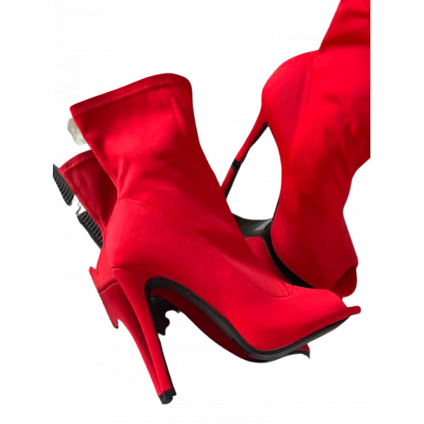 Kotníkové botky s podpatkem - červená