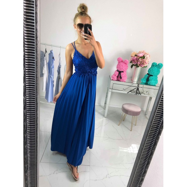 Krásné šaty s plisovanou sukní modré